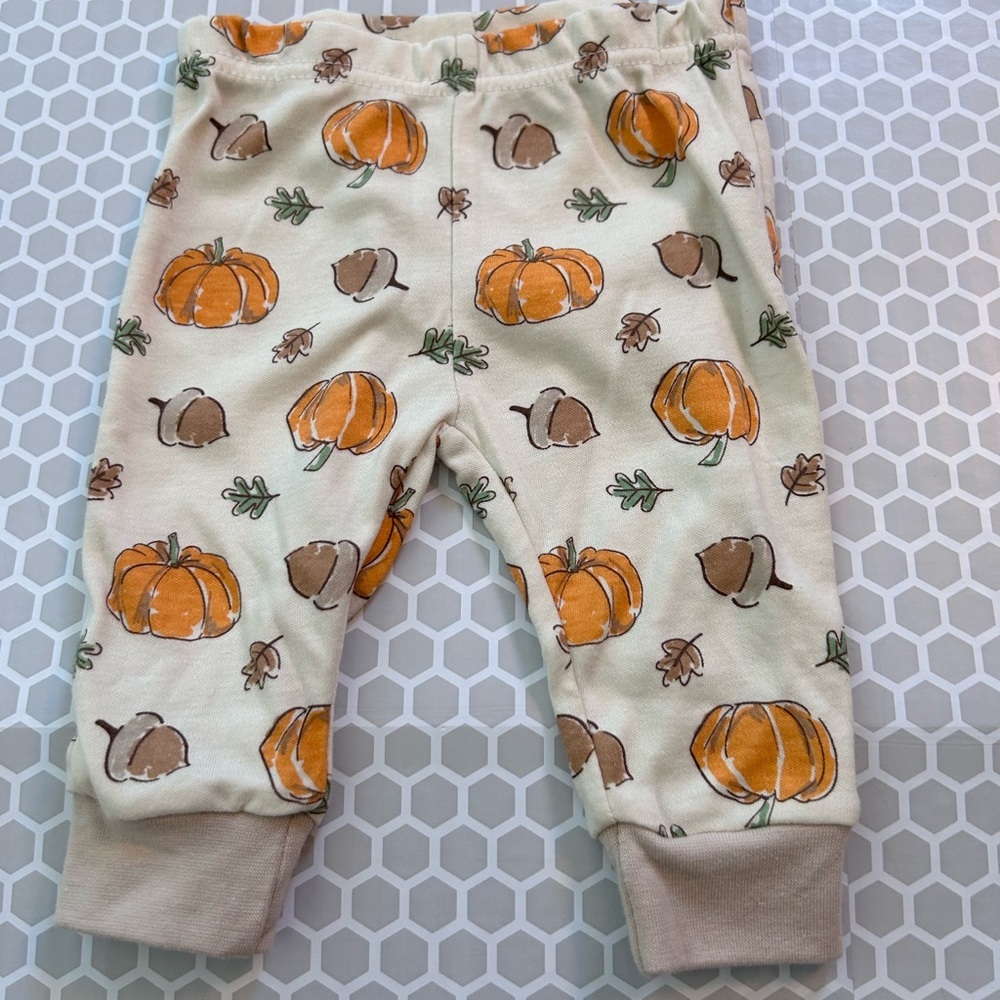 NWT Baby Essentials Neutral Pumpkin Baby Bodysuit Set with Matching Hat & Pants - Picture 5 of 5